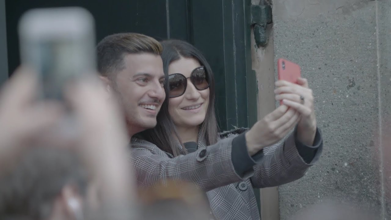 FATTI SENTIRE Flash mob Spotify a Roma e Milano per il nuovo album di Laura Pausini