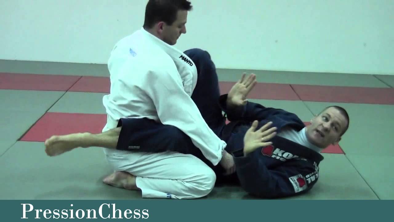 Sweep en garde fermée, ciseaux, sweep col manche