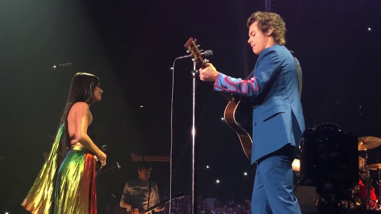 Harry Styles & Kacey Musgraves cover “You’re Still The One” by Shania Twain @ Madison Square Garden