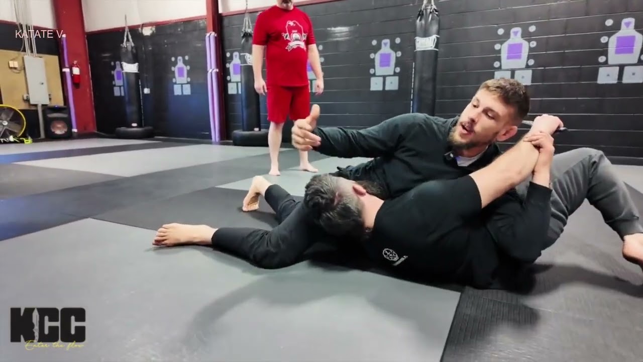 Knife Ground Fighting With Mike Cheney_R