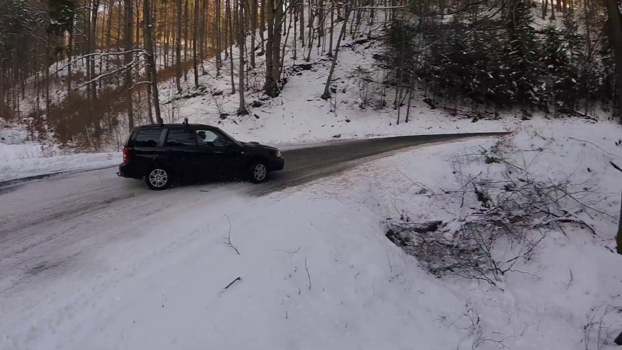 Subaru Forester & BMW 3 snow drive