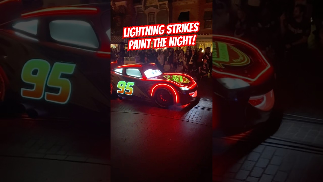 Lightning McQueen in Paint the Night parade #disneyland #paintthenight #lightningmcqueen #parade
