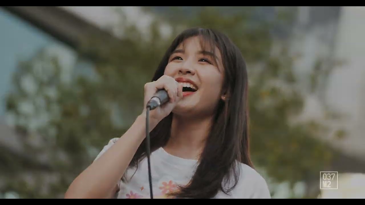 iWish Nam - กันและกัน (Cover) @ Siam Square Walking Street [Fancam 5K 60p] 220612
