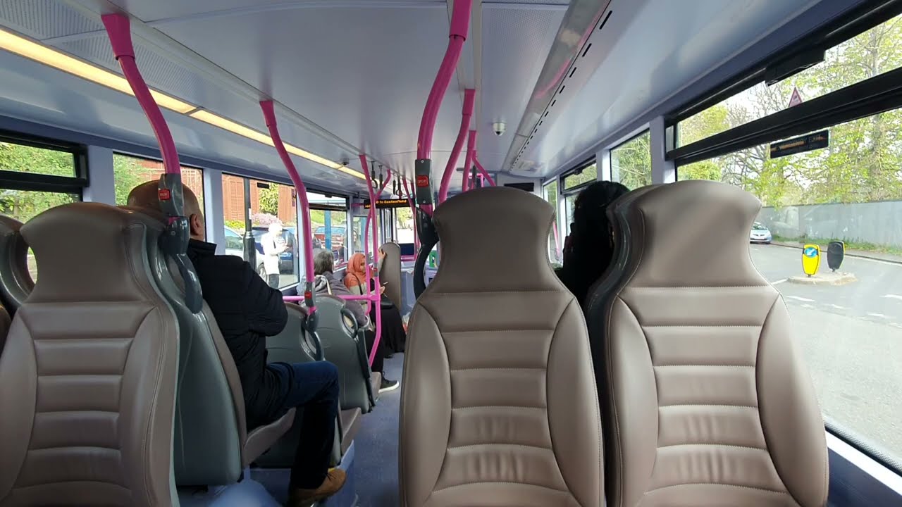 *Thrashy Beast* First Sheffield Daimler OM934 Streetdeck 35686 (MF22 SYX) Route 20