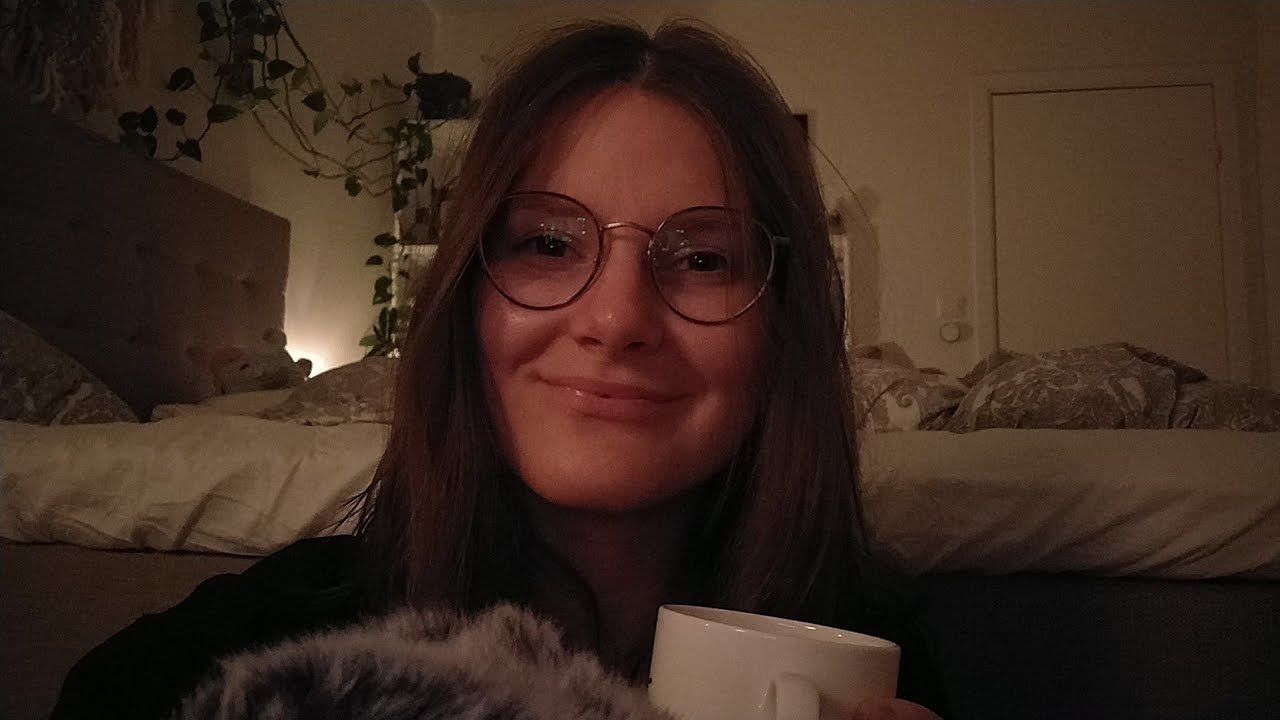 ASMR Kvällsramble ✨ - snackar om julstress, hur jag mår, min helg osv ❤️ (tapping, whispered)
