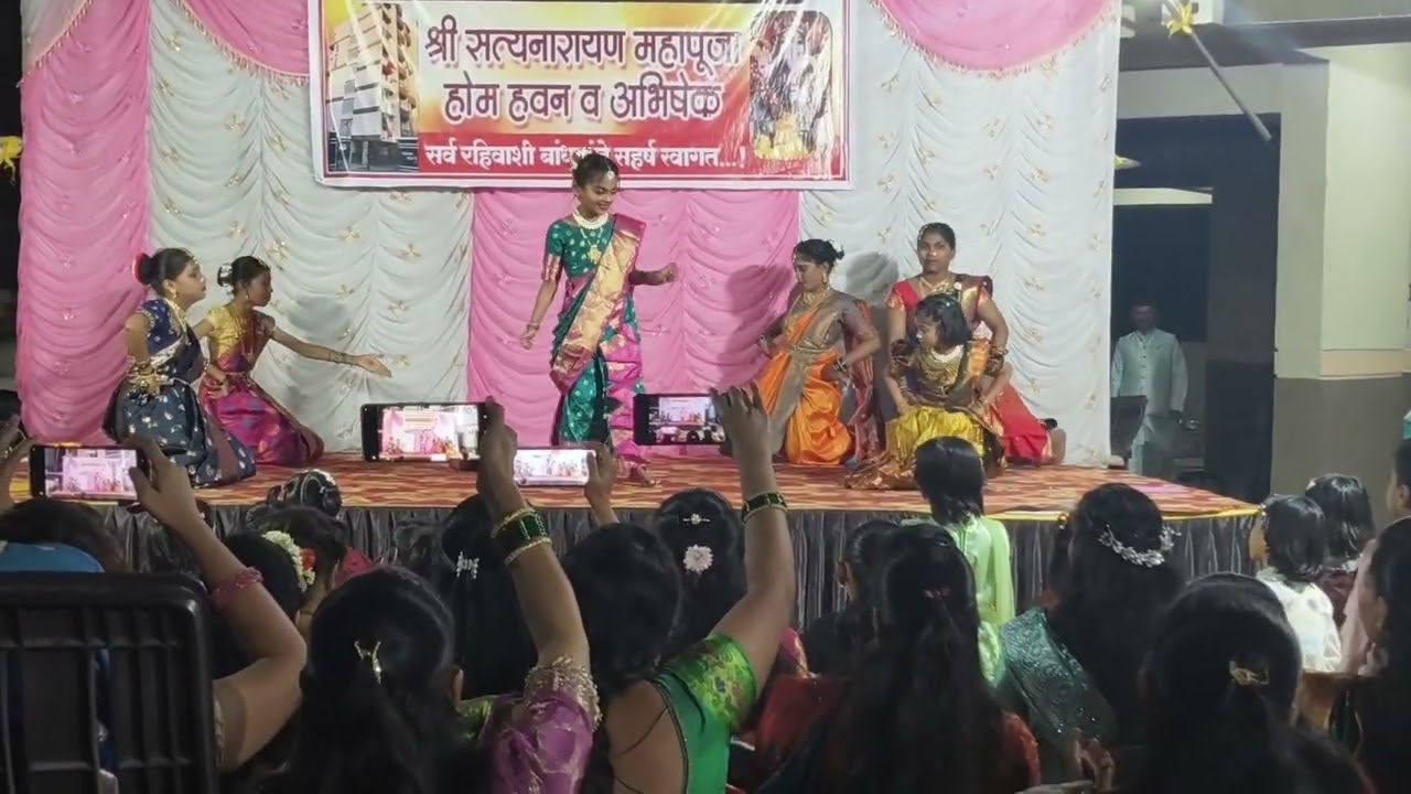 #trending #in my society karykram vardhapan Divas girls dance moment 😍