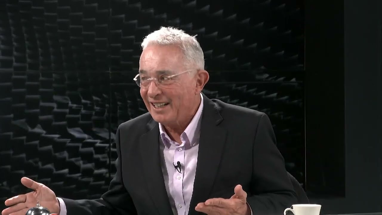 Petro induce a lucha de clases y con Cepeda nos quieren imponer una nueva Constitución: Álvaro Uribe
