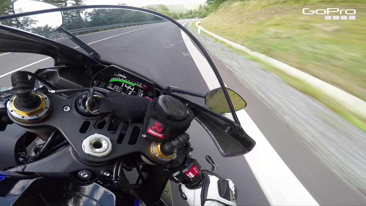 Yamaha R1M 2018 červenohorské sedlo