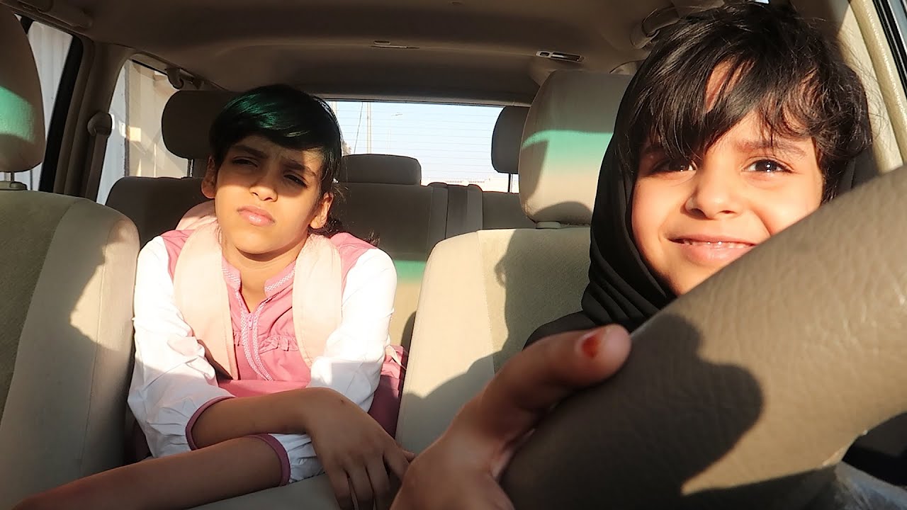 جوجو تتظاهر بأنها ام كادي ودتها للمدرسة !!