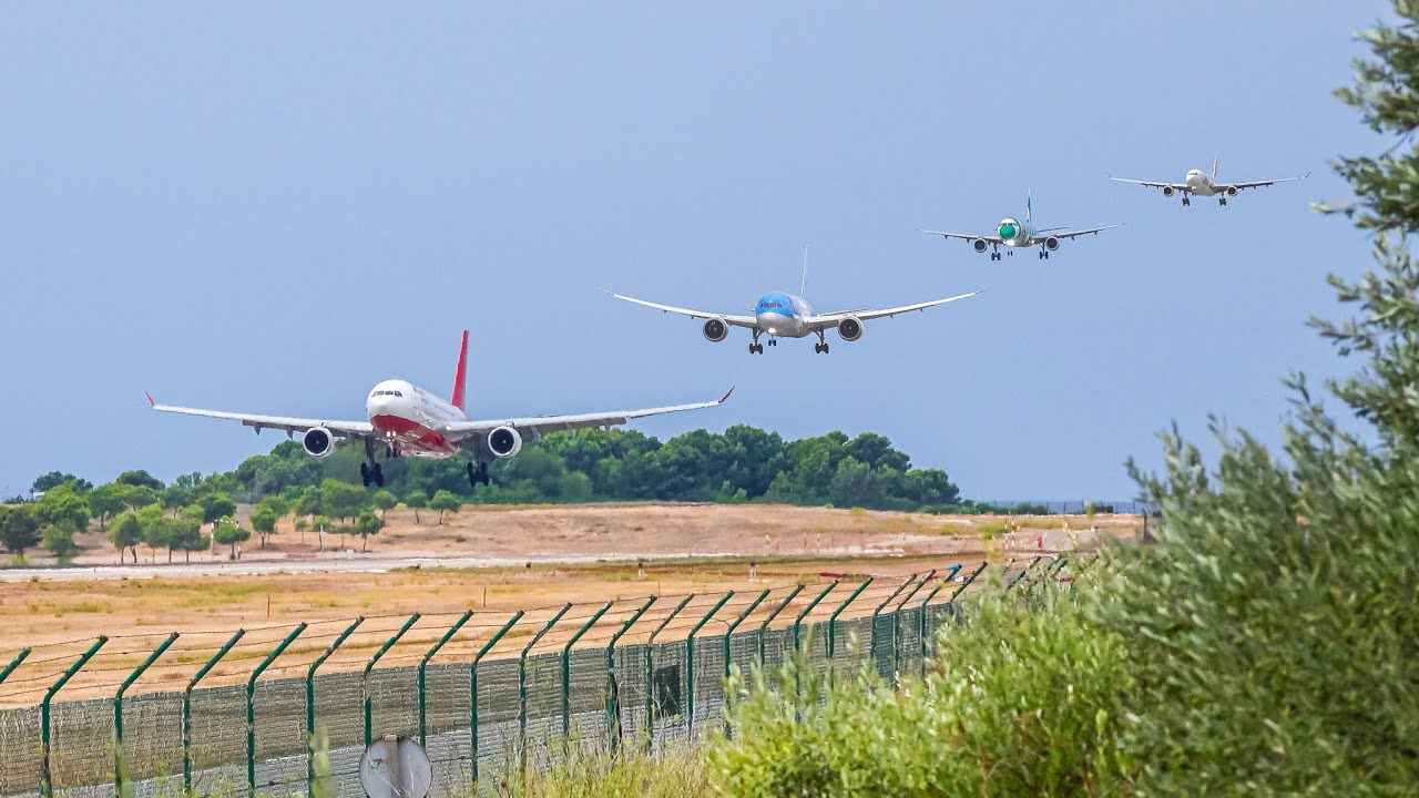🇪🇸 PALMA DE MALLORCA Airport Plane Spotting + Aircraft & Flight Route Information Subtitles !