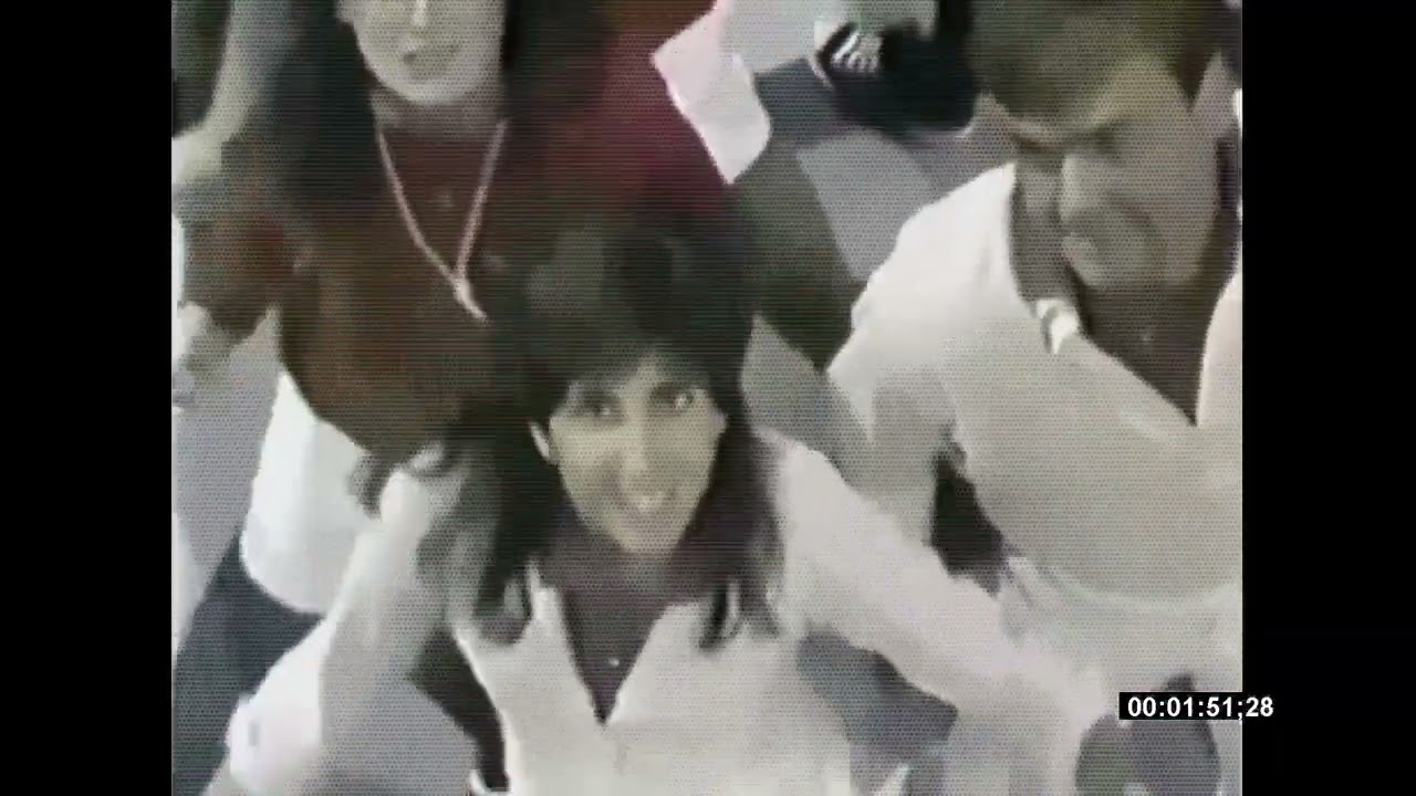 Daryl Hall & John Oates  Private Eyes  American Bandstand  1982