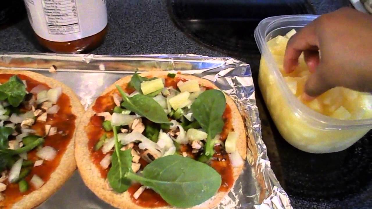 AYANA COOKS?!! ep.1: Vegan Pizzas (Daniel Fast- Friendly!)