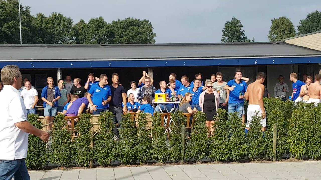 VV Hoeven: Amateurvoetbal op z'n mooist