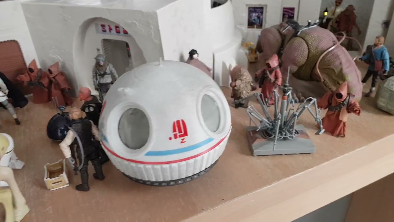 Hasbro haslab cantina, streets of Mos Eisley set up