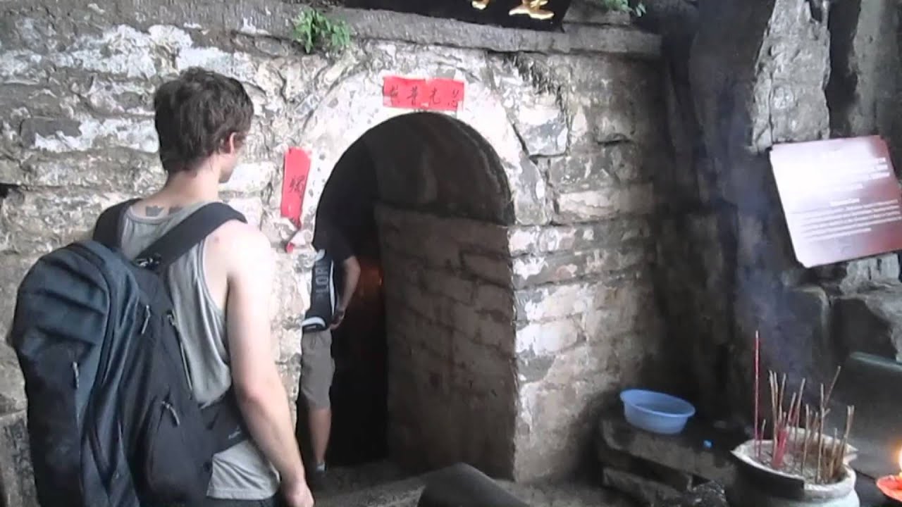 Climb to the Dharma Cave Mt Songshan -  Shaolin Temple