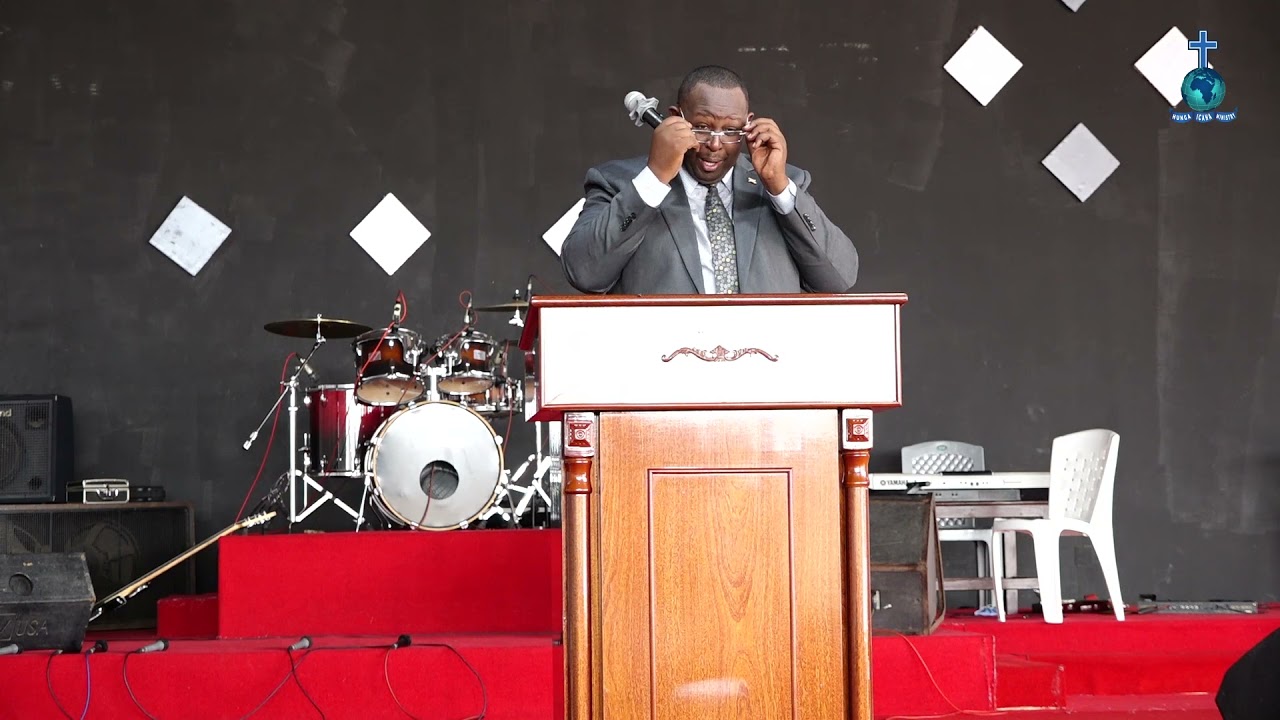 Thème : AHO WARIRIYE UHARIRIMBIRE