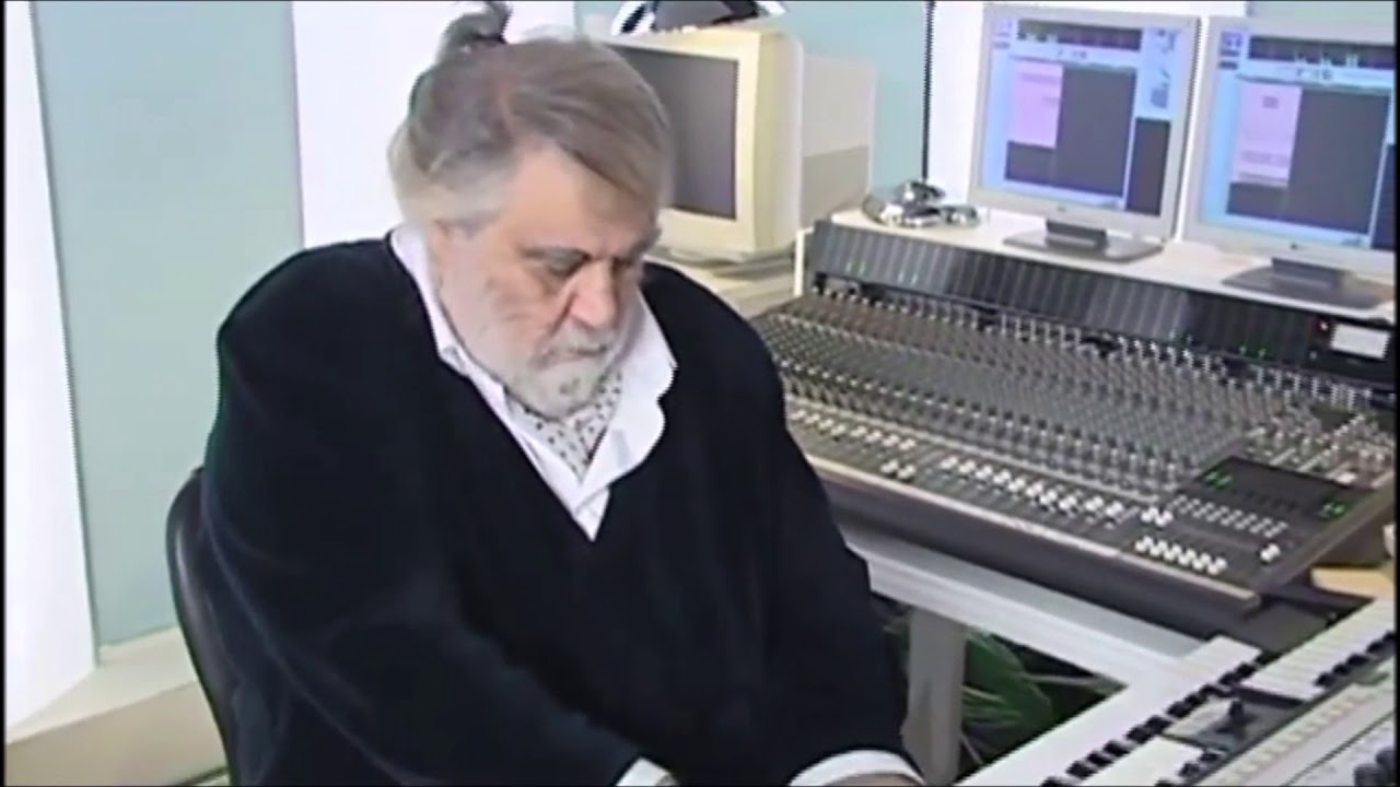 Evangelos Odysseas Papathanassiou and his instrument