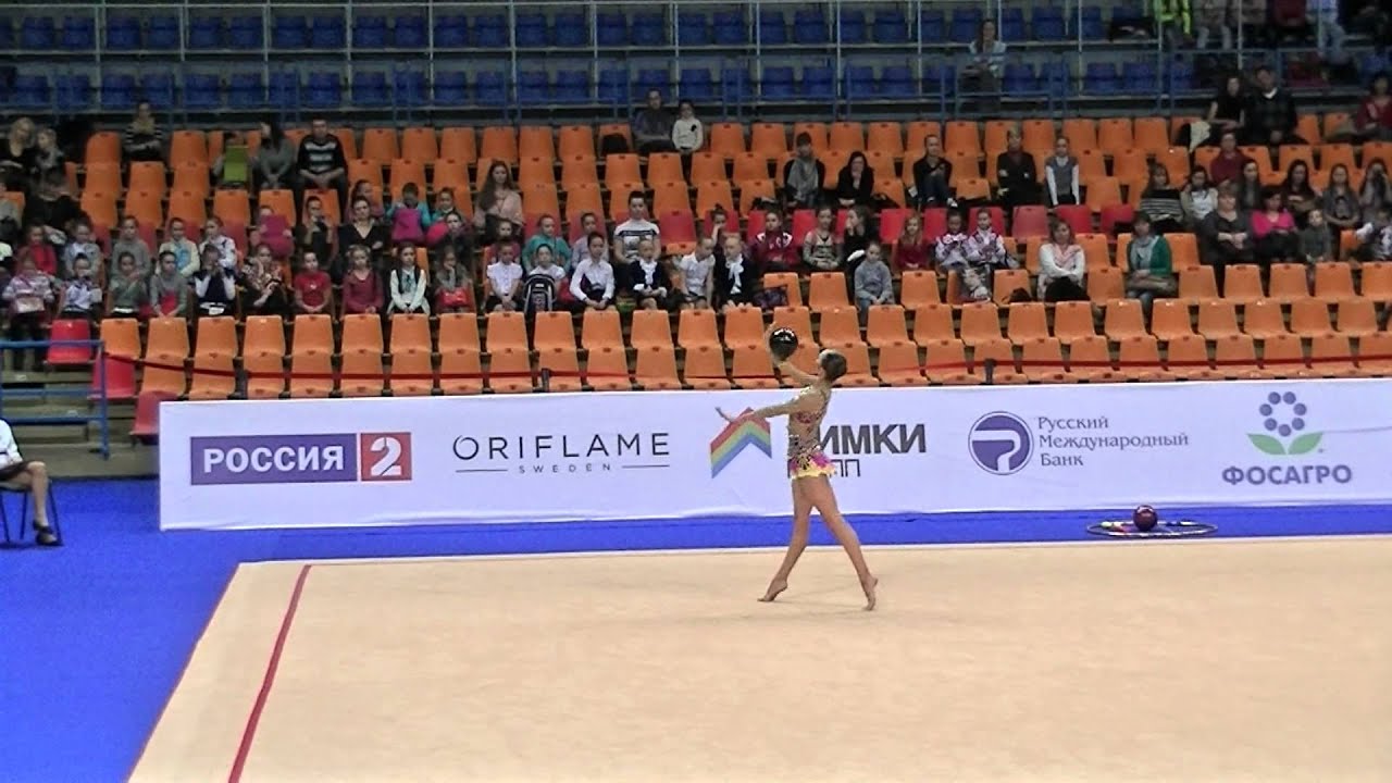 Svetlana Lanshakova (RUS)  ball  Grand Prix Moscow 2013