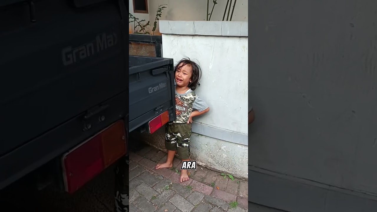 Ketika Bagas Menangis Dilempar Sendal Sama Ara. Aku Tidak Mau Main Sama Kalian Teman 😭🥺