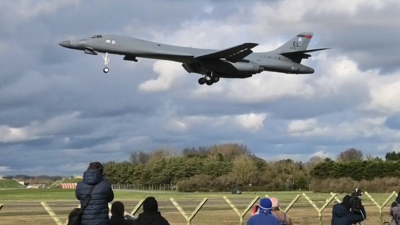 B1 Bombers RETURN UK RAF FAIRFORD