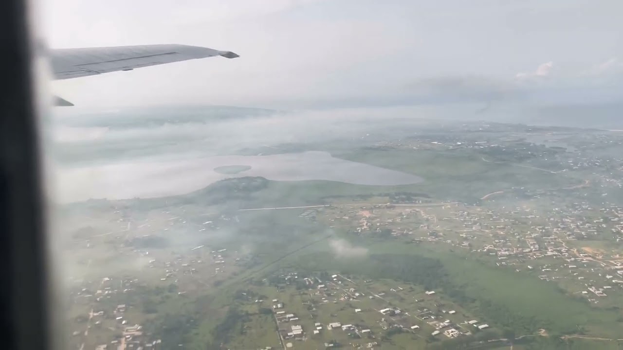 POINTE-NOIRE - BRAZZAVILLE ECAIR B737