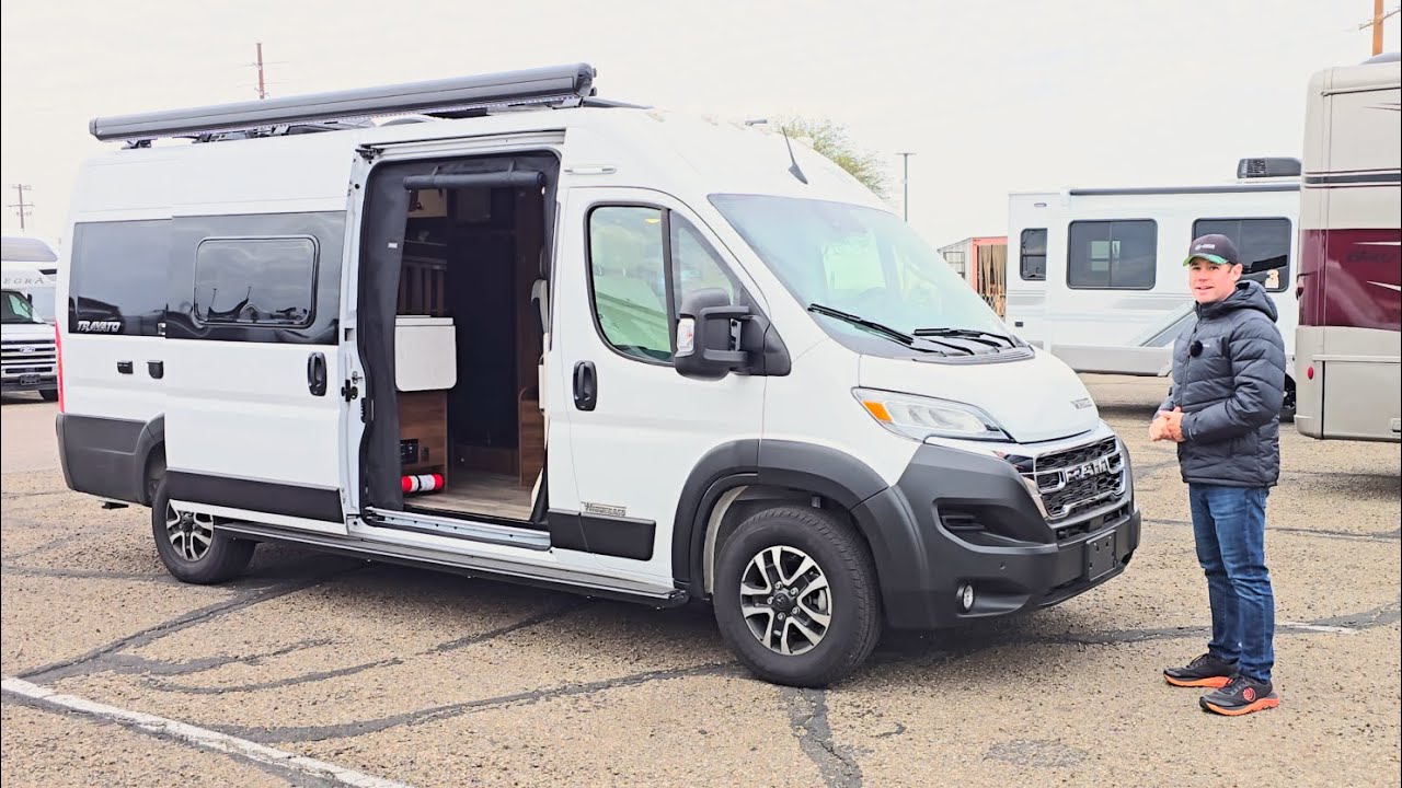 Автодом TRAVATO 59G 2025 года выпуска, цвет «ярко-белый орех», отделка «голубой»! Winnebago ProMa...