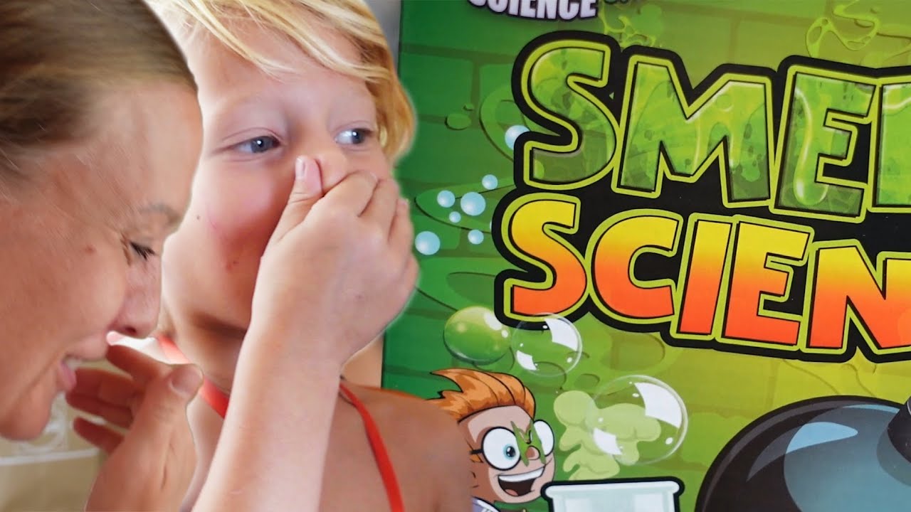 😱 PRANK 🤮 STINK-EXPIRIMENT LAAT ME OVERGEVEN  🇪🇸  Ons leven in Spanje | ThemePark Kids Vlog #377