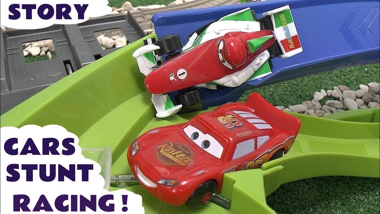 Молния McQueen Disney Pixar автомобили трюк гоночные автомобили 2 спидвей история Человек-паук