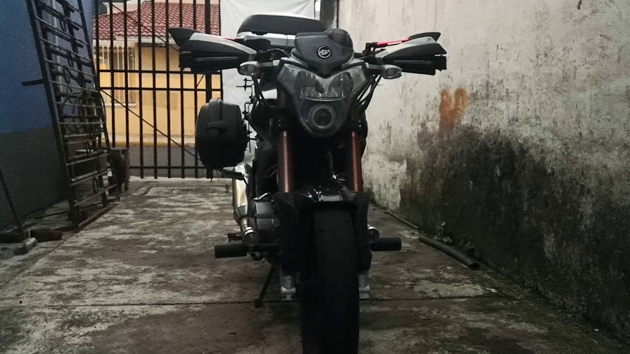 Motocicleta Keeway Rkv 200cc modificada