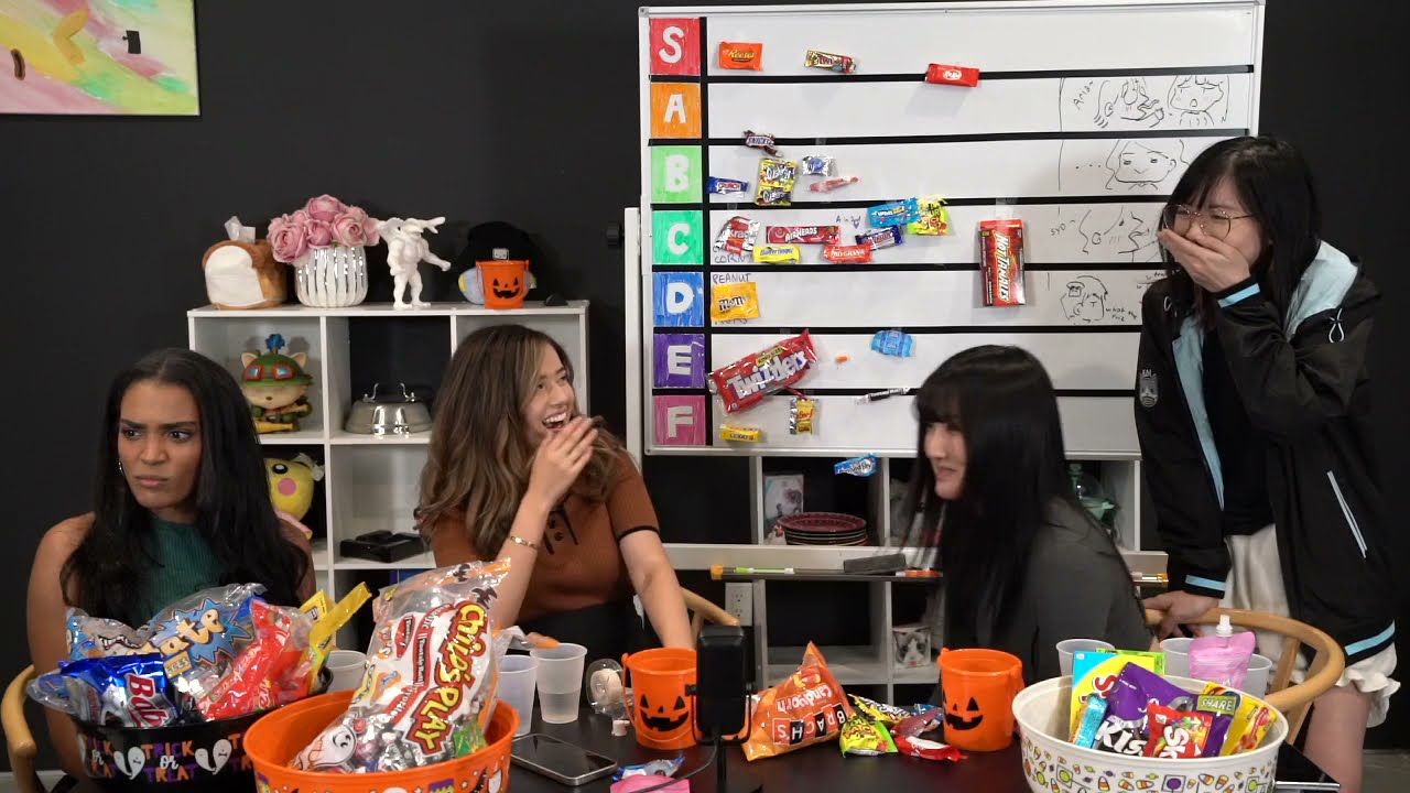 lilypichu slaps aria's A$$