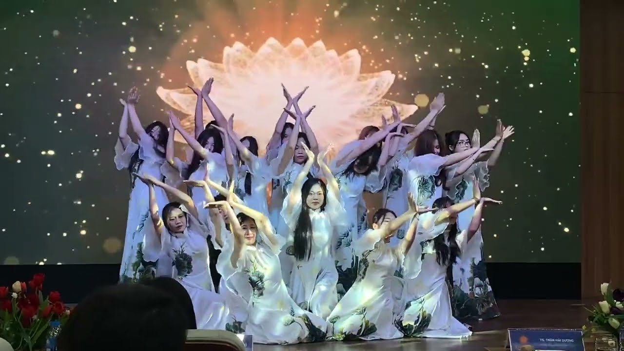 Múa Diệu kỳ Việt Nam (Mashup Vô Lượng, Hối Duyên, Vũ Nông Dân, VN My Home) - HQ 1706 Dai Nam Uni