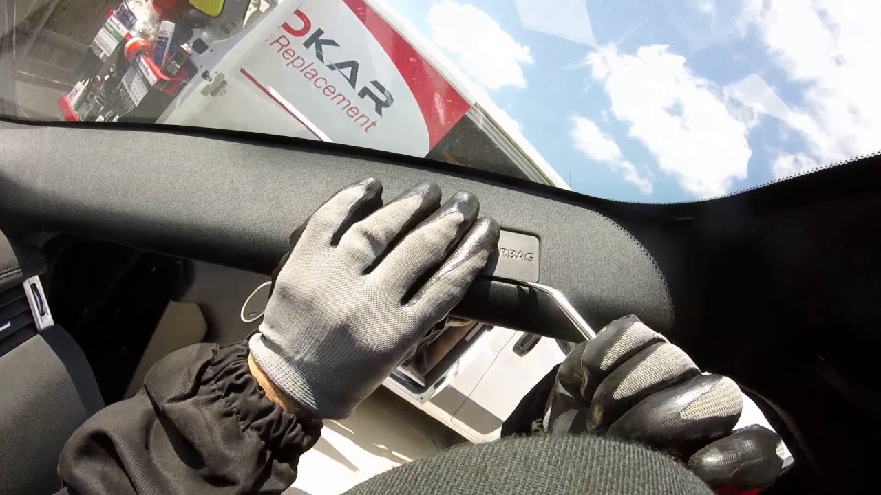 windshield install rang rover evoque 2015