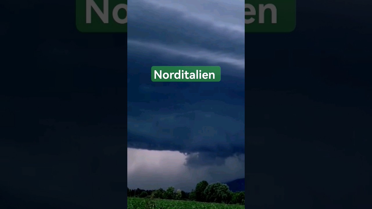 Eindrucksvolle Superzelle mit gr&ouml;&szlig;erem Hagel bis 4cm vor westlich von Pordenone in Norditalien!