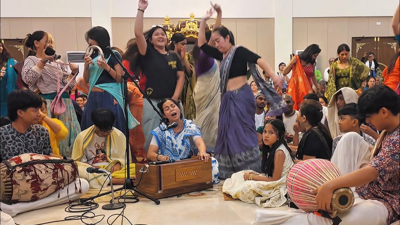 Hare Krishna Maha Mantra. Led by Manjari Devi Dasi at ISkCON