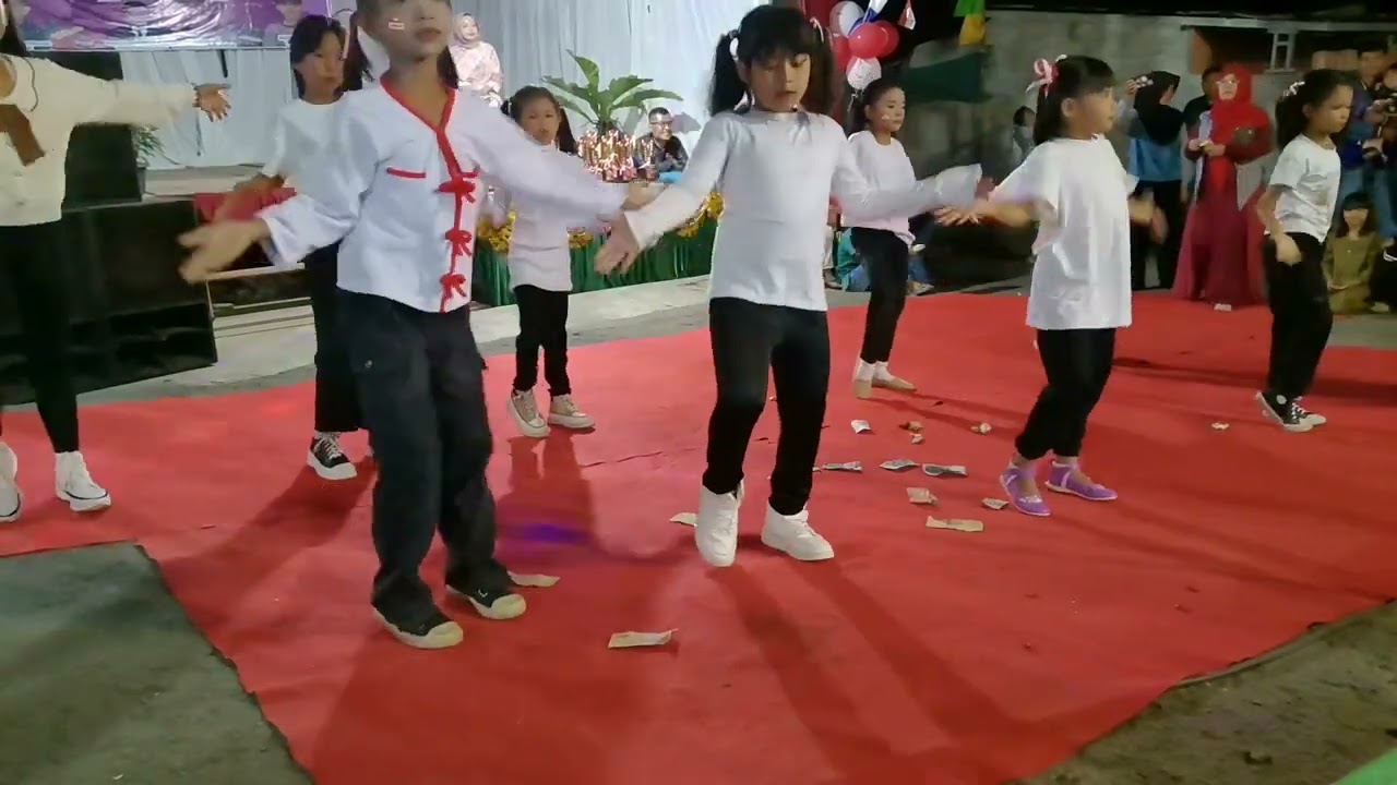 BUMBLE BEE DANCE HUT PERMU BAWAH 2025