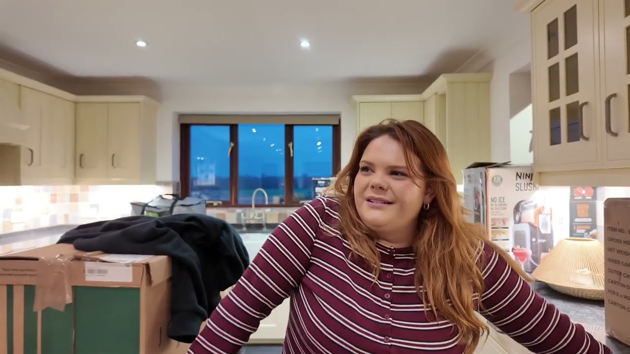 MOVING DAY VLOG PART 3 🛋️🏡