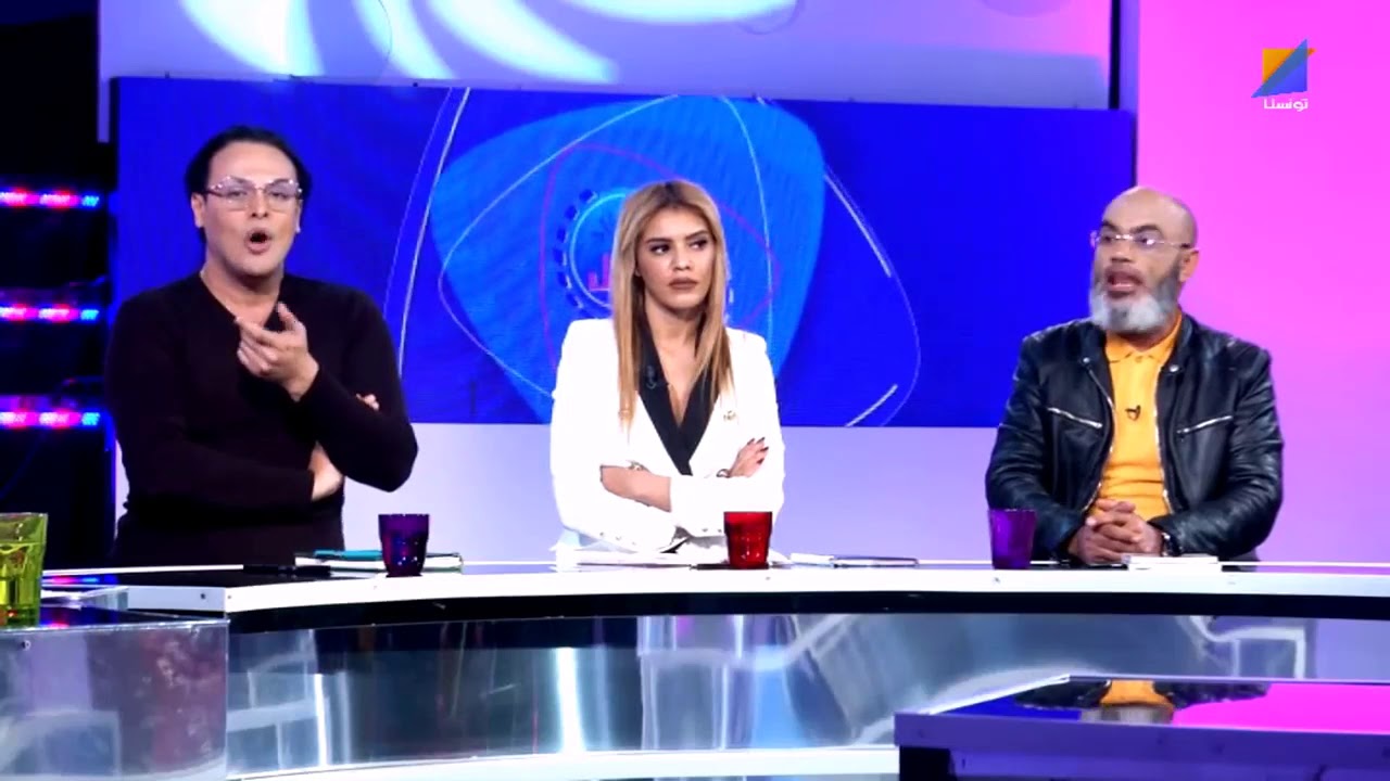 الشيخ الهنتاتي يشجع الفنان عمرو شهد على صوته ويحرج معز دينيز : صوت جارتي ارجل من صوتك