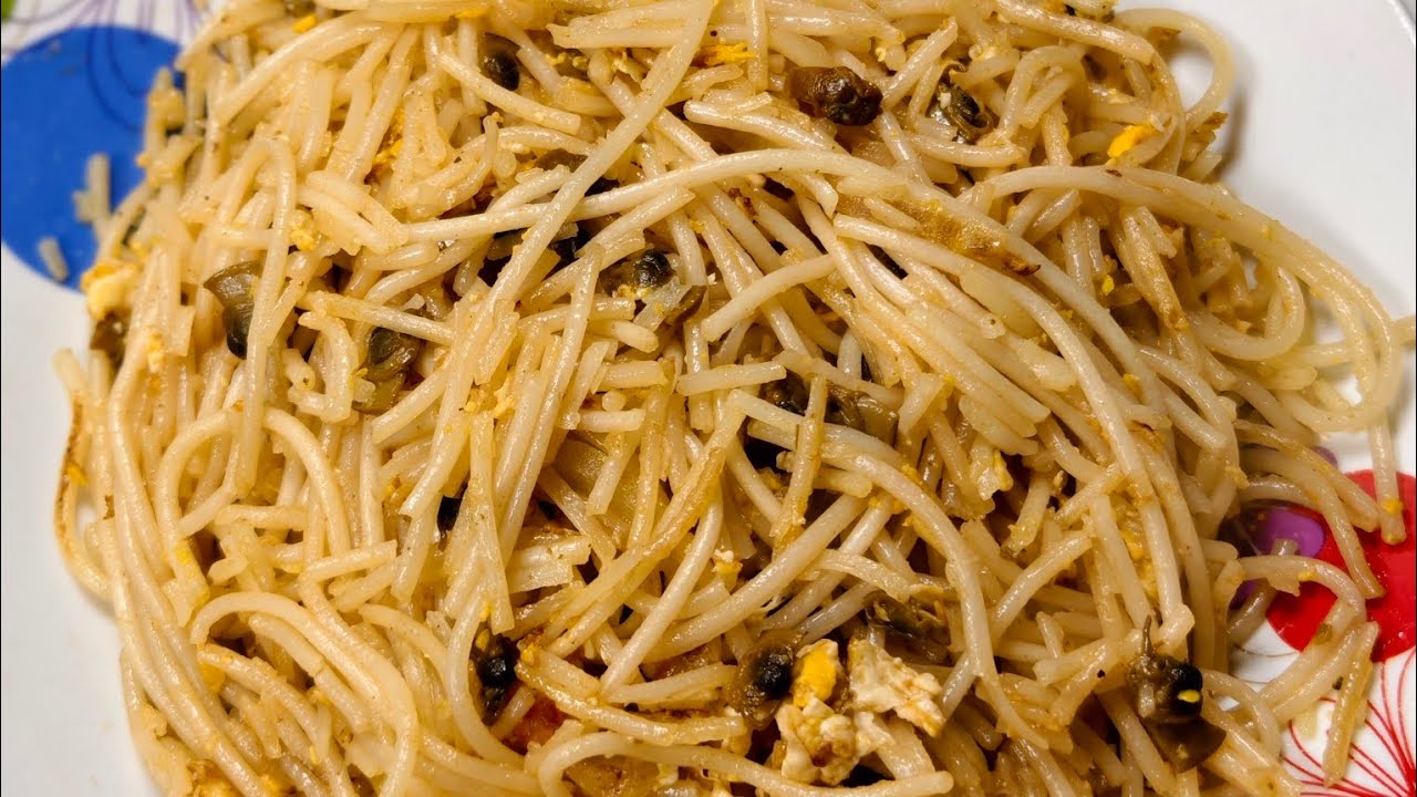 晚上简简单单炒粉干吃，跟你们分享我炒粉干的小步骤。。不粘锅不断不煳，你们有什么常用的小窍门吗？#fblifestyle