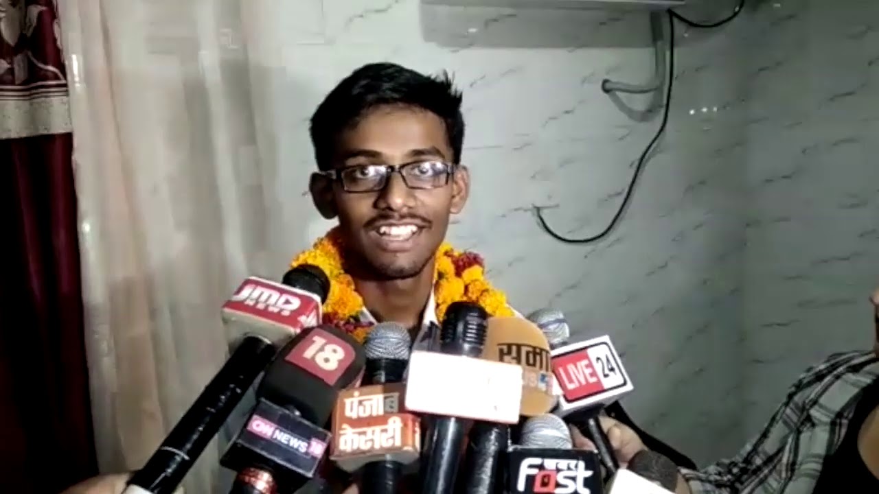 UP BOARD TOPPER 2019 GAUTAM AND TANU
