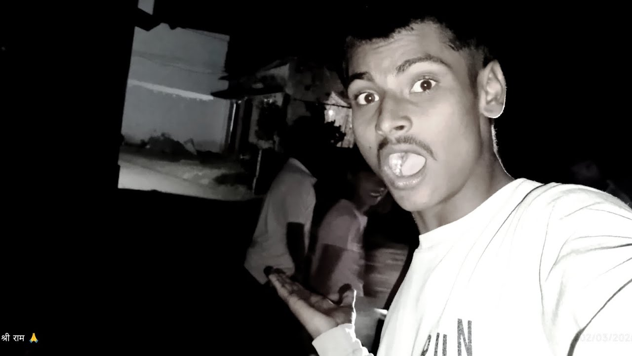 लोगों का सामान चोरी कर लिया हू 😮