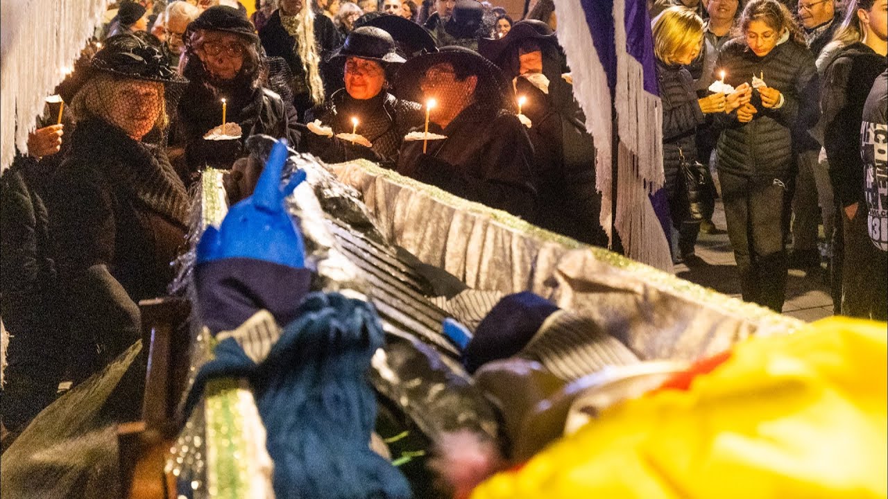 Torelló tanca el 47è Carnaval amb l’Enterrament de la Sardina