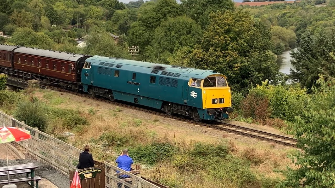 BR Class 52 - D1062 “Western Courier” at Highley