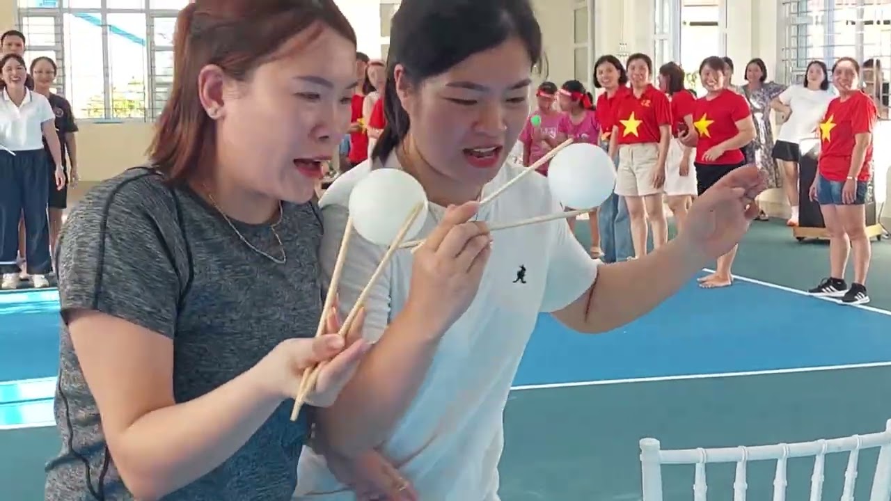 Trò chơi gắp bóng