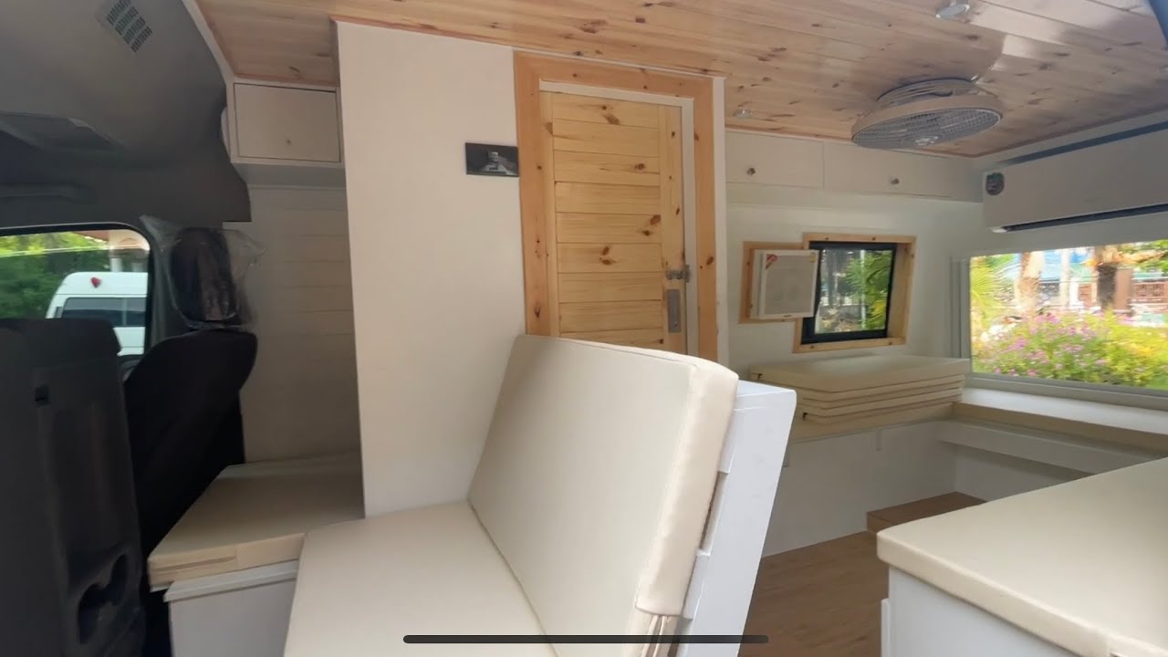 รถตู้นอน ป้ายแดง มีห้องน้ำ นอนได้ 4-5 คน โดย Campervan Thailand By Lucky Ep.65