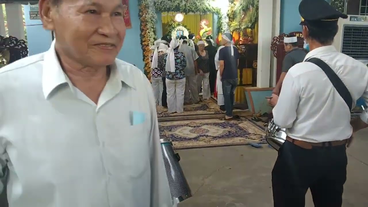 Gia Đ&igrave;nh Em &uacute; (598)Cảm ơn qu&yacute; c&ocirc; b&aacute;c đ&atilde; đến đưa tang ba của em đến nơi an nghỉ.4/4/2023