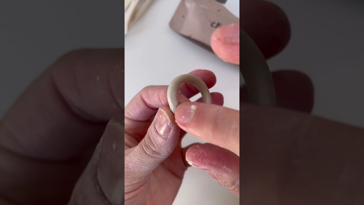 brb making this super cute diy clay flower ring 🥰🥰🥰 #clay #pottery #ceramics #diycrafts #diyinspo