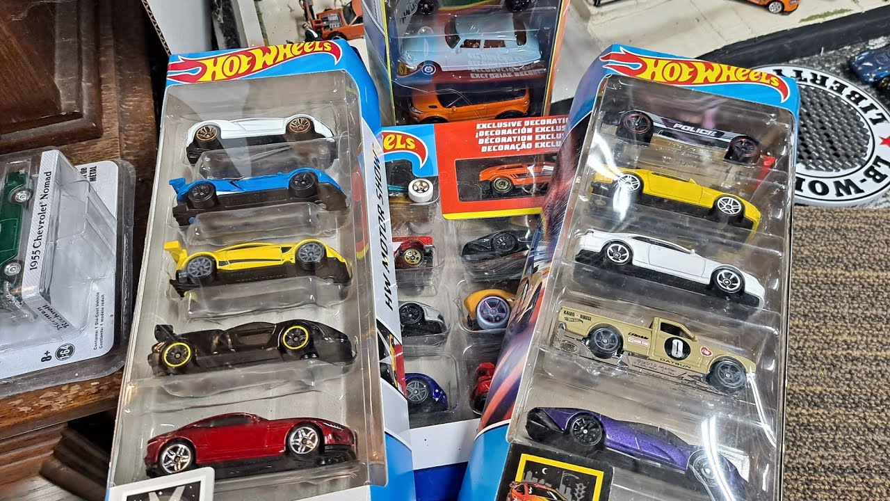let's check out a bunch of hotwheels multi packs