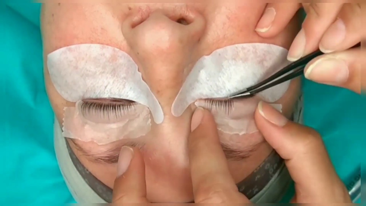 הרמת ריסים lash lift  - איך להדביק את הריסים על הסיליקון