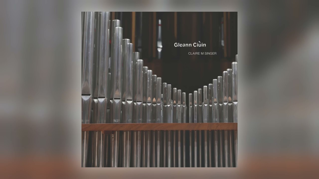 Claire M Singer - Rionnag a Tuath [Audio]