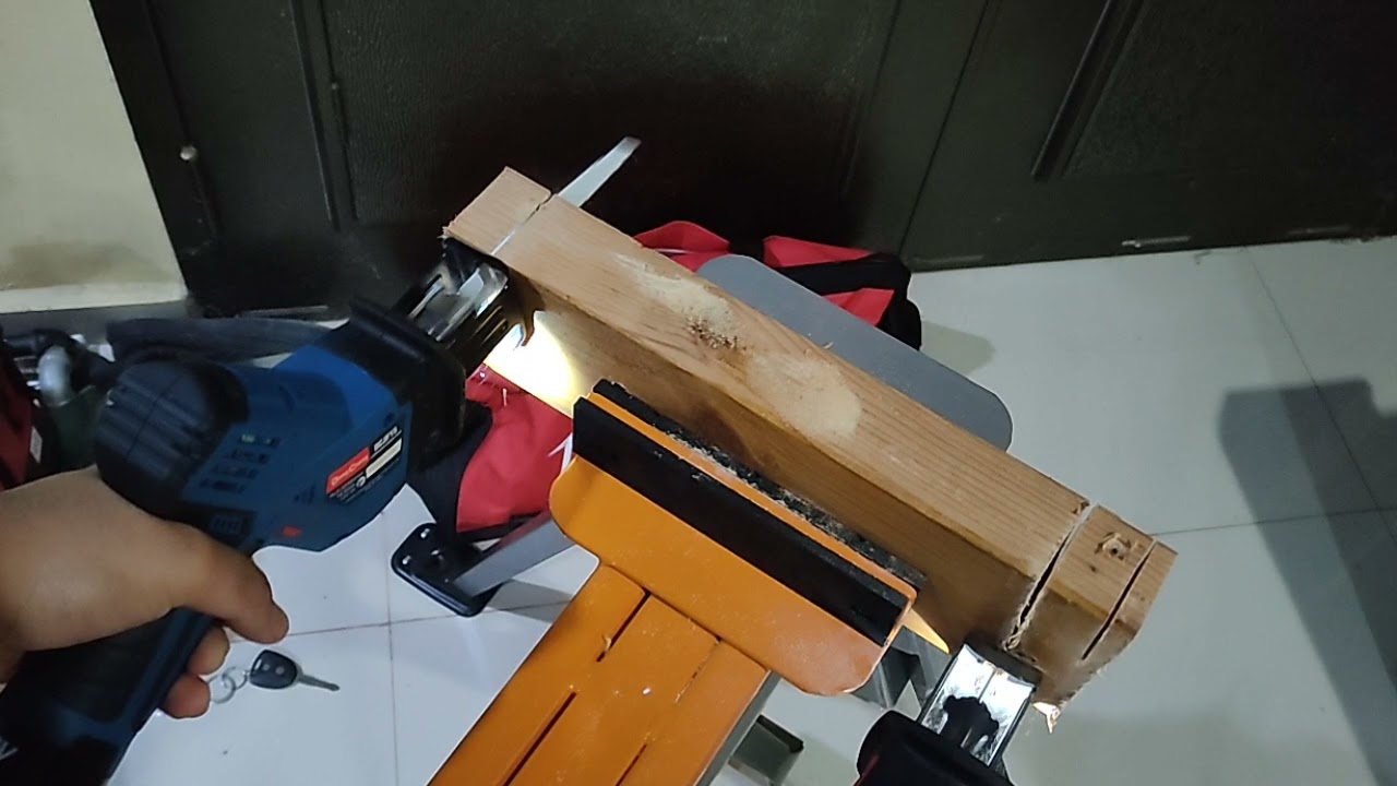 Milwaukee M12 Hackzall Vs Dongcheng 12V Sabre Saw